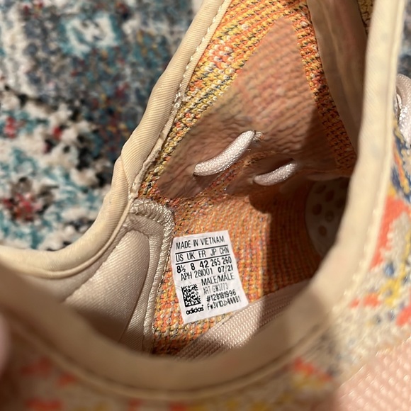Yeezy multicolored never worn (real) - Picture 5 of 5
